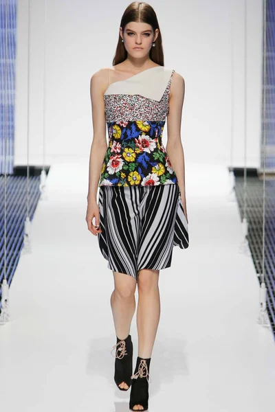 Look 35